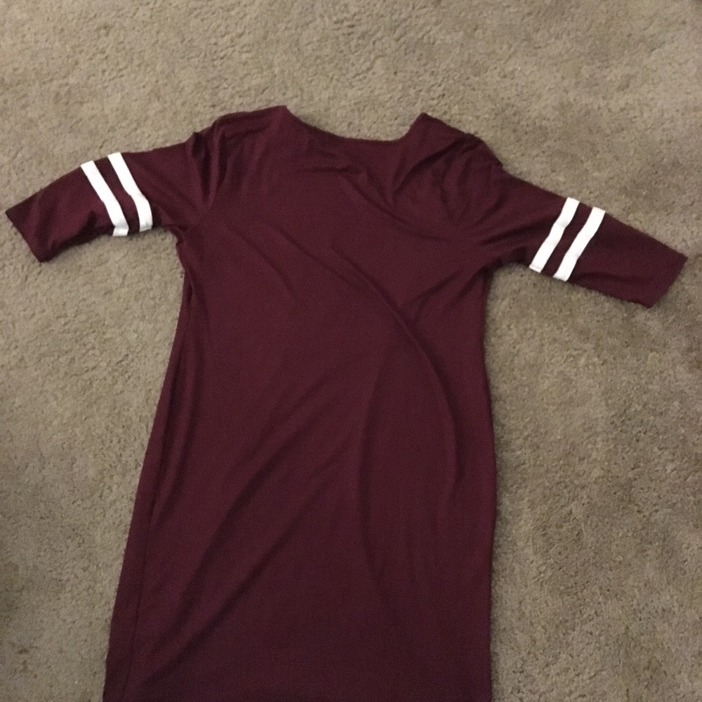 💞LAST 1 💞2X Burgundy and white fitted dress NWT - Picture 4 of 5
